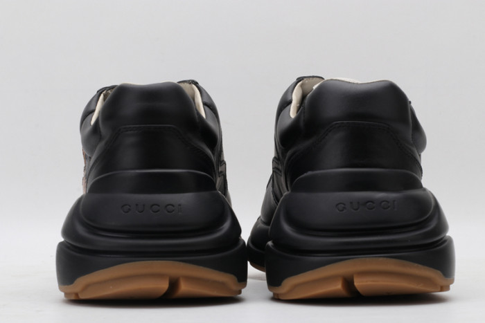 G*u*i* trainer sneaker36