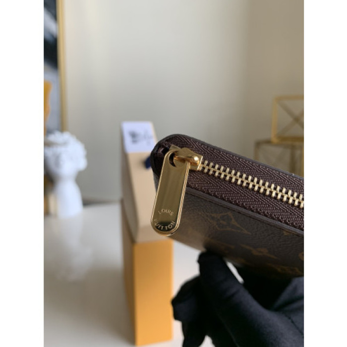 L&V WALLET11