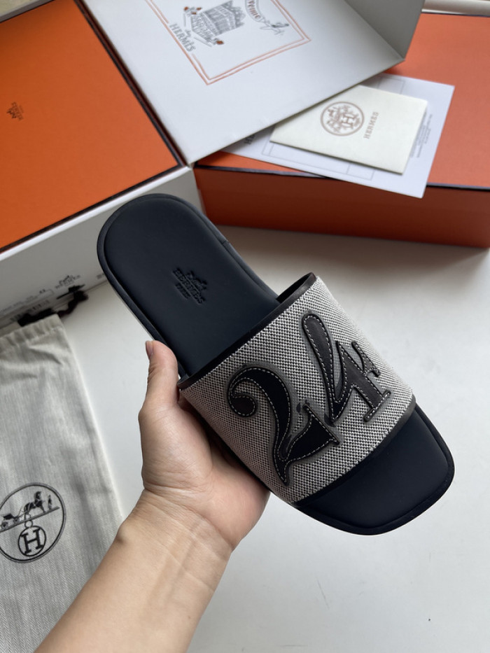 Herme* Sandal71