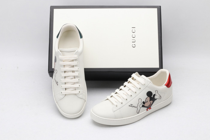 G*u*i* trainer sneaker68