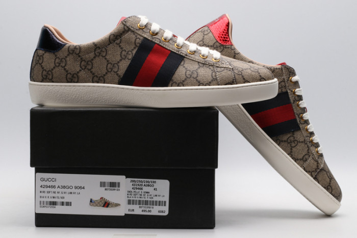 G*u*i* trainer sneaker75