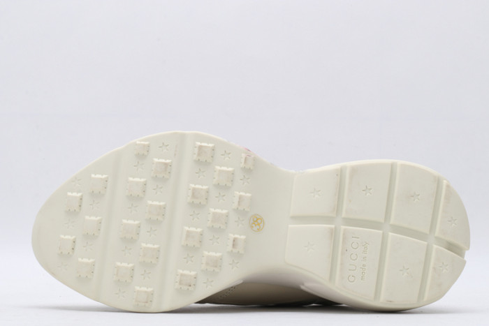 G*u*i* trainer sneaker21