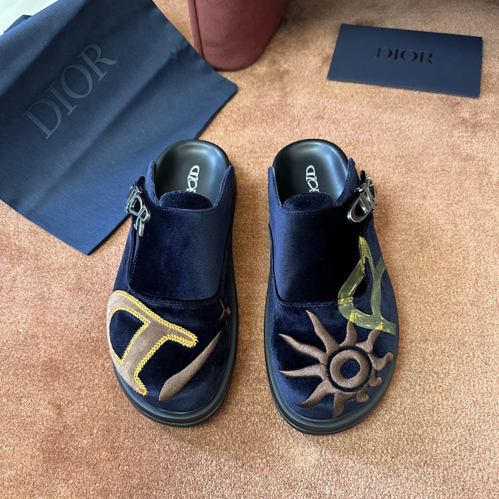 Dio*r sandal 137