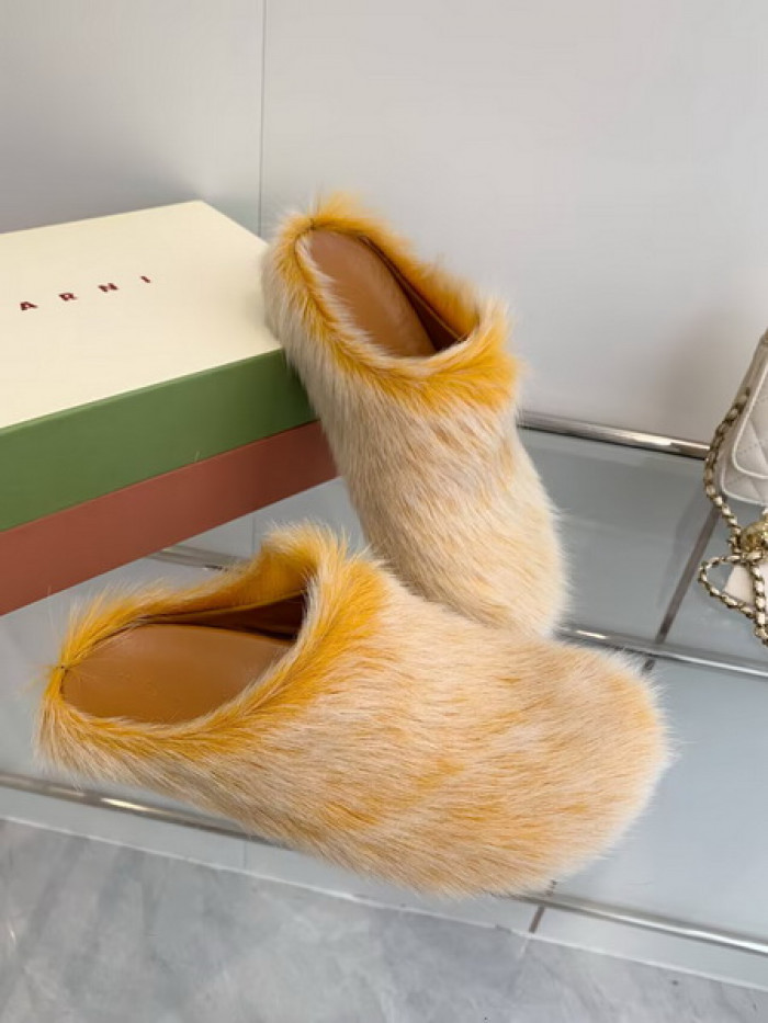 Marni Fussbett Sabot 12