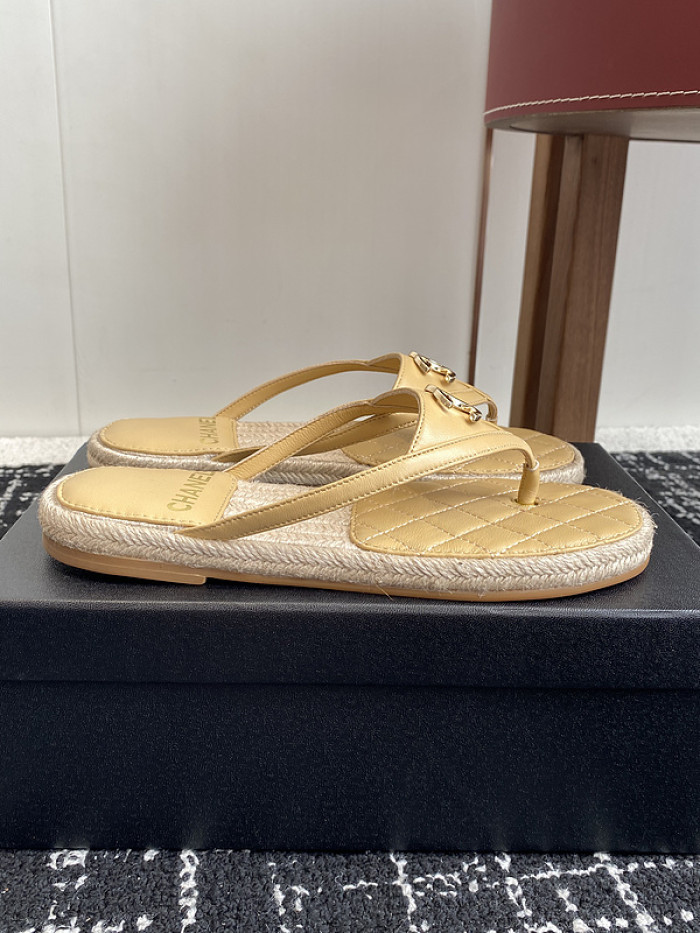 CHANE* SANDAL 26