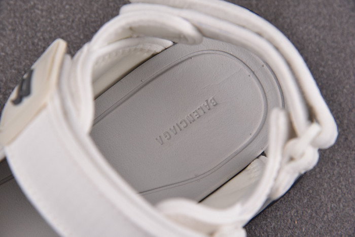 balenciag* sandal 38