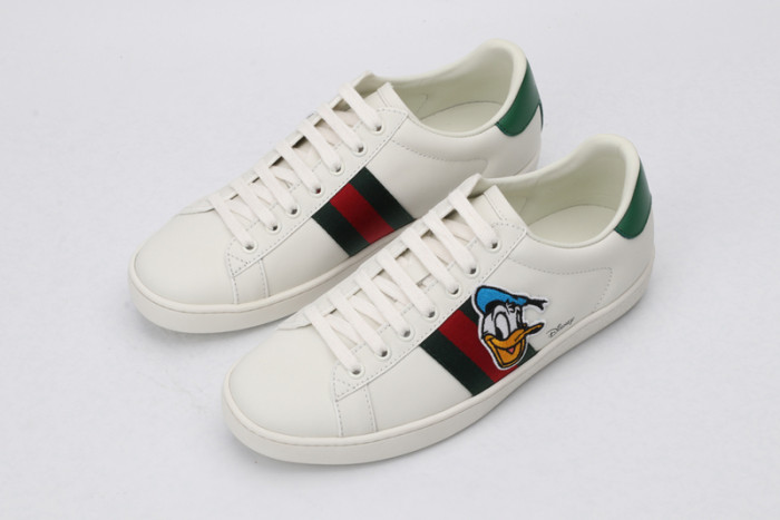 G*u*i* trainer sneaker67
