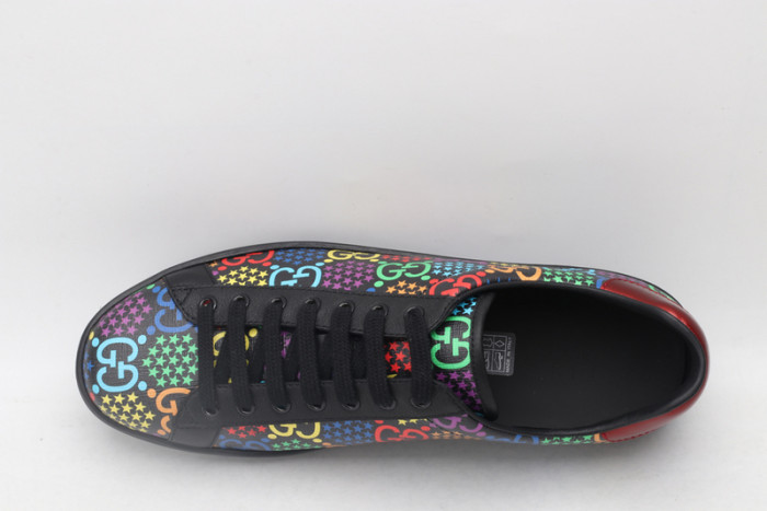 G*u*i* trainer sneaker49