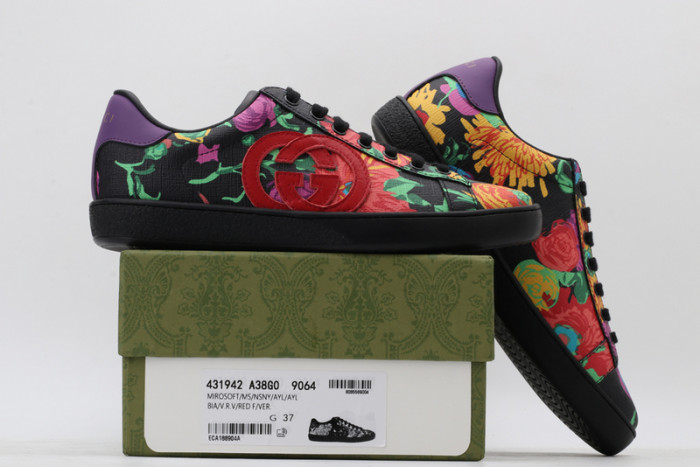 G*u*i* trainer sneaker66