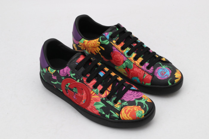 G*u*i* trainer sneaker66