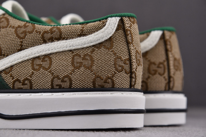 G*u*i* trainer sneaker93