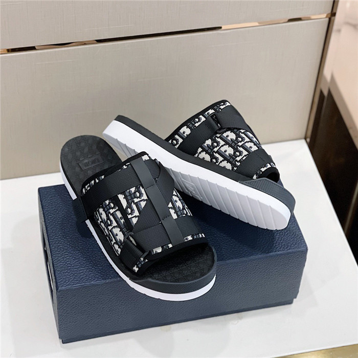 dio*r sandal 25
