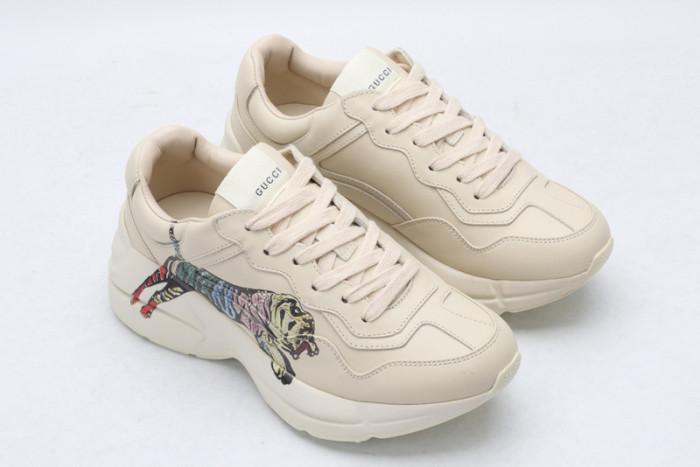 G*u*i* trainer sneaker30