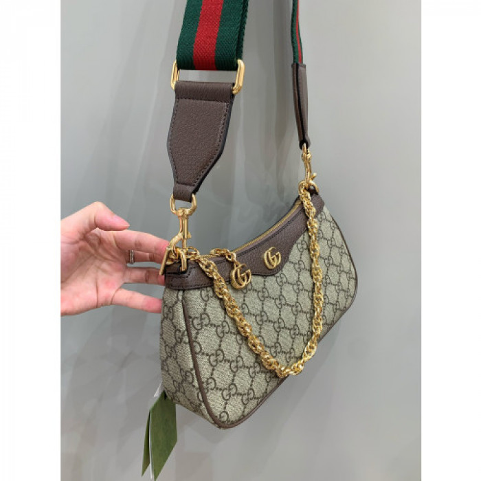 G*u*i bag7