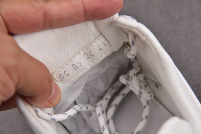 D1OR SNEAKERS B44 T0000-245